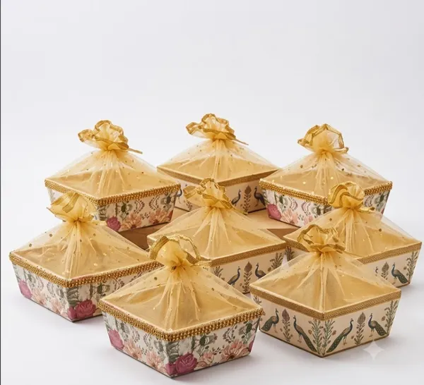 Gift_Net_Basket_8"x8"x3"_(10pcs)