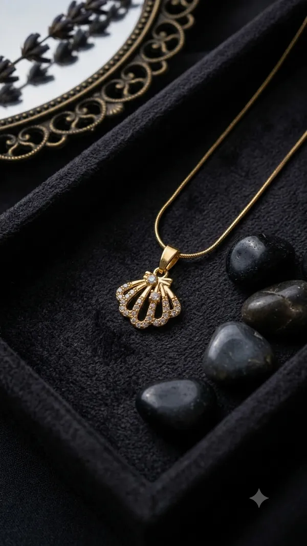 Golden_Stainless_Steel_Shell_Pendant_Necklace_For_Women