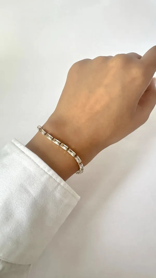 White_And_Golden_Alloy_Faceted_Crystal_Link_Bracelet_For_Women