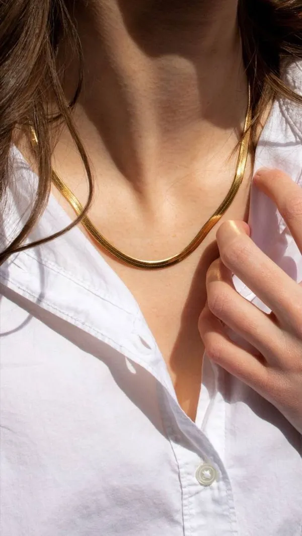 Golden_Stainless_Steel_Slim_Snake_Chain_Necklace_For_Women