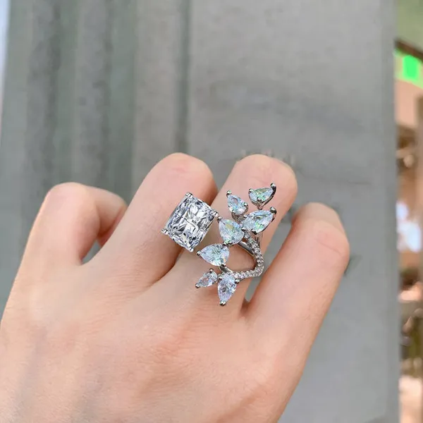 Silver_Alloy_Floral_Clear_Stone_Statement_Ring_For_Women