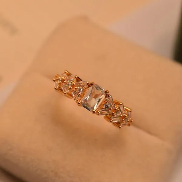 Golden_Alloy_Geometric_Stone_Ring_For_Women