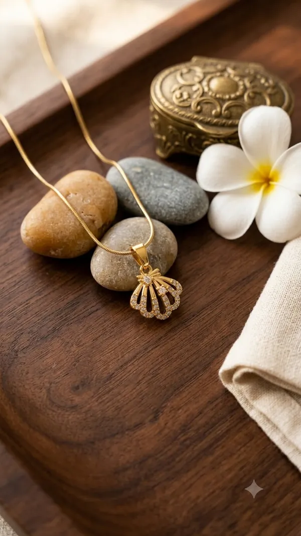 Golden_Stainless_Steel_Shell_Pendant_Necklace_For_Women