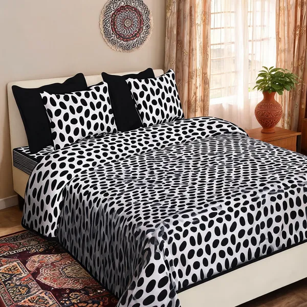 Anda_Black_Polka_Dot_Pattern_Bedsheet_Set_With_Pillow_Covers