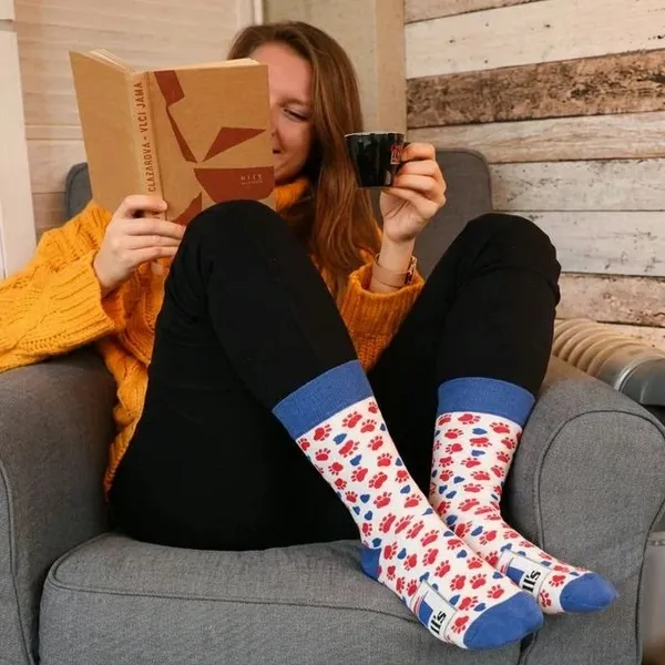 White_Cotton_Paw_Print_Novelty_Socks_With_Blue_Trim