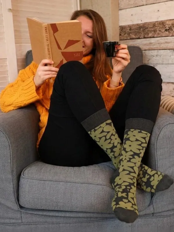 Green_Floral_Cotton_Crew_Socks
