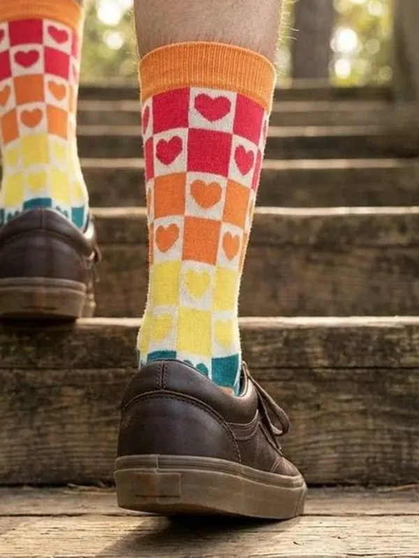 Heart_&_Checkered_Pattern_Crew_Socks_Unisex
