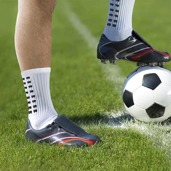Anti-Slip_Cushioned_Sports_Socks_With_Grip_Pads