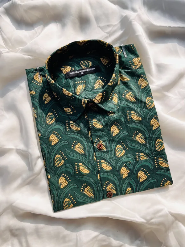 Green_Pure_Cotton_Regular_Fit_Paisley_Leaf_Print_Shirt_For_Men