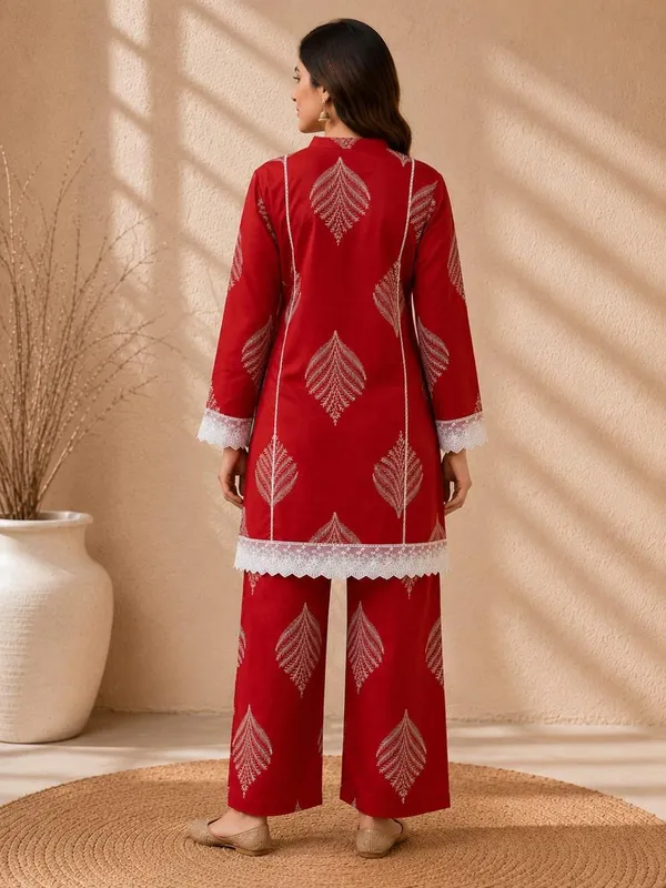 Red_Pure_Cotton_Leaf_Print_Lace_Trim_Kurta_for_Women
