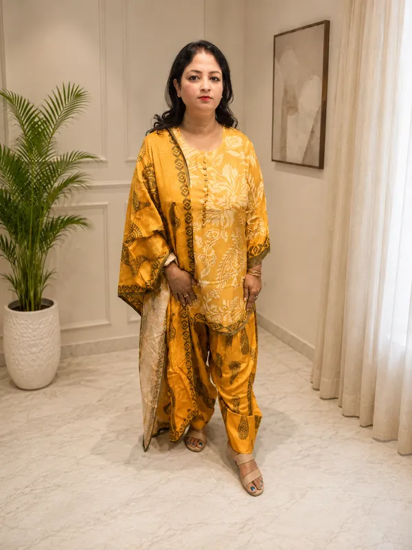 Yellow_Pure_Crepe_Kurta_with_Farshi_Salwar_Set_for_Women