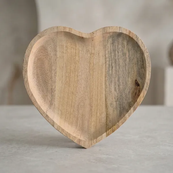 Wooden_Heart_Shaped_Serving_Tray