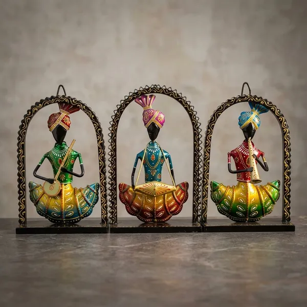 Metal_Tribal_Women_Figurine_Set_With_Arched_Frame