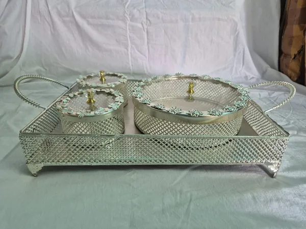 SILVER_ORNATE_RACTANGLE__SERVING_TRY_WITH_THREE_JARS