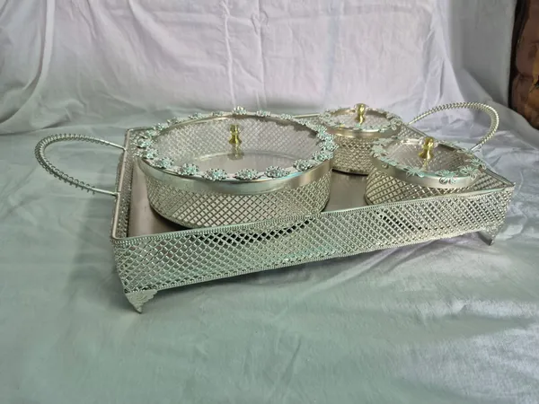 SILVER_ORNATE_RACTANGLE__SERVING_TRY_WITH_THREE_JARS