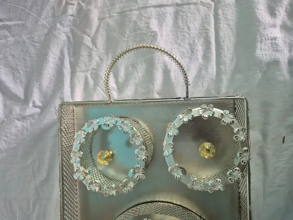 SILVER_ORNATE_RACTANGLE__SERVING_TRY_WITH_THREE_JARS