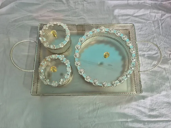 SILVER_ORNATE_RACTANGLE__SERVING_TRY_WITH_THREE_JARS