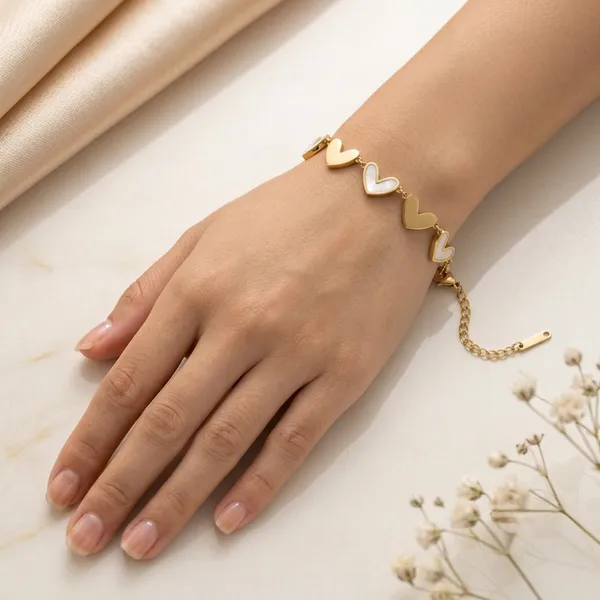 Gold_Tone_Heart_Charm_Bracelet_For_Women