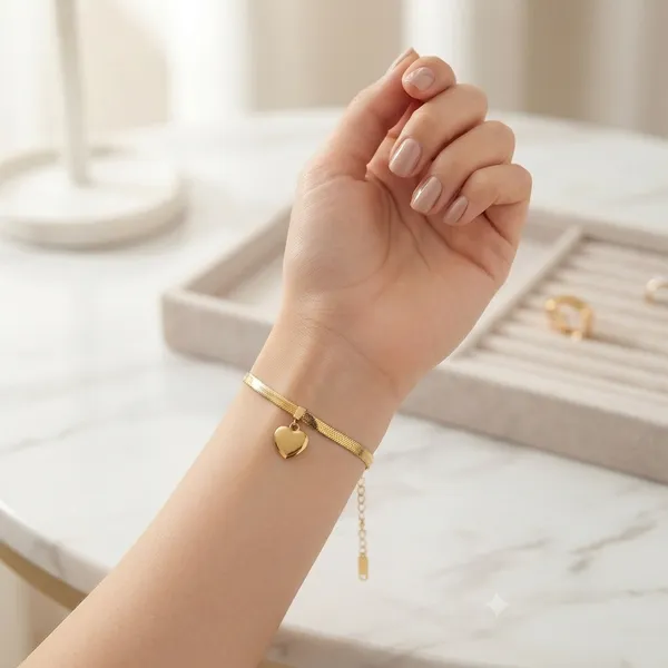 Gold_Tone_Heart_Charm_Bracelet_For_Women