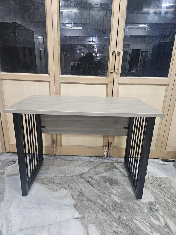Wooden_Home_Office_Metal_Frame_Table