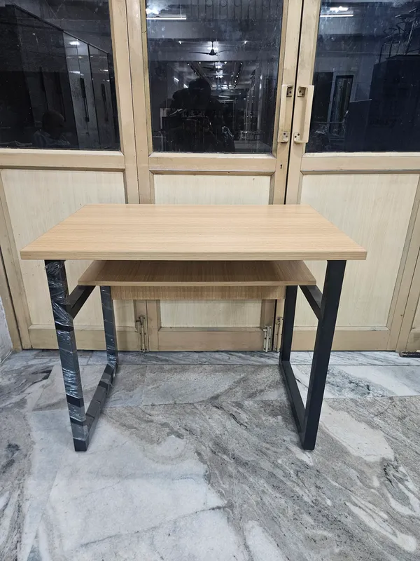 HeavenCraft-Metal_Frame_Table