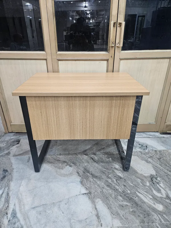 HeavenCraft-Metal_Frame_Table