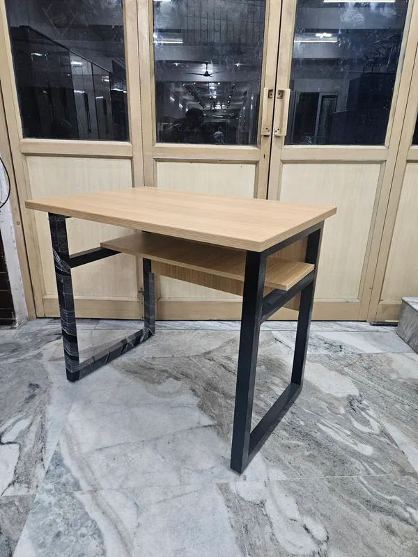 HeavenCraft-Metal_Frame_Table