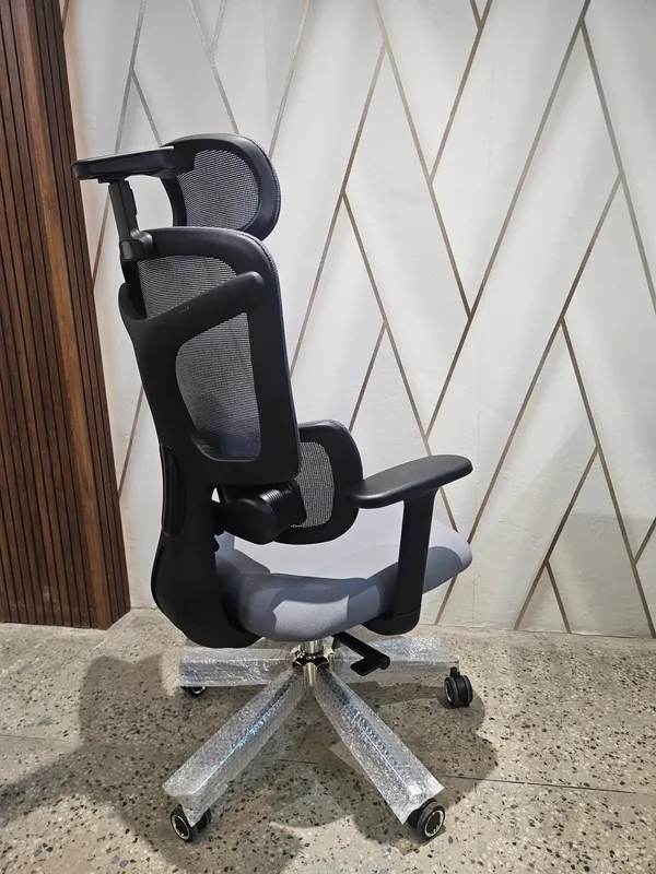 Mesh_Ergonomic_Grey_Office_Chair
