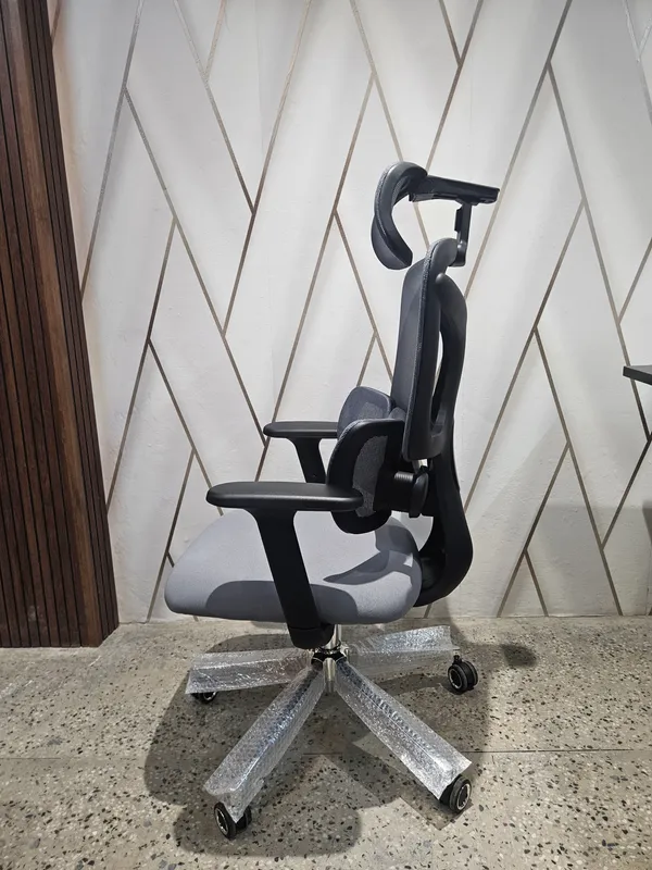Mesh_Ergonomic_Grey_Office_Chair