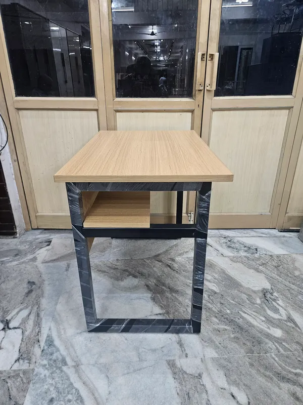 HeavenCraft-Metal_Frame_Table