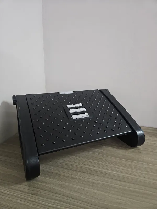 Plastic_Ergonomic_Black_Footrest