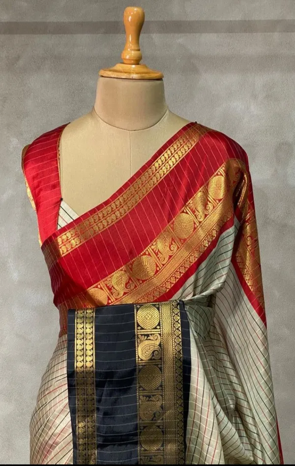 Rhfashions_Checkered,_Woven_Chettinadu_Silk_Blend_Saree_(Grey_&_Red)