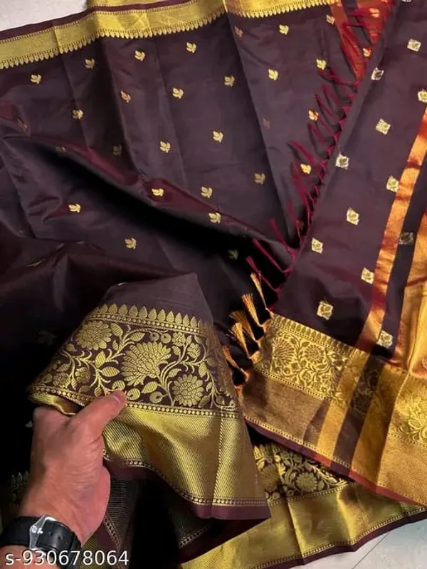 Maya_Viscose_Saree_Checkered_Banarasi_Silk_Blend_Saree_(Maroon)