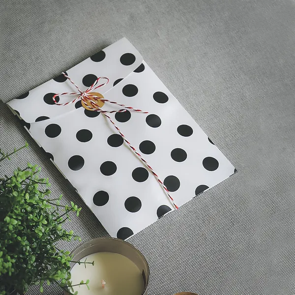 Polka_Dot_Pouch_With_Sticker_-_Pack_Of_10