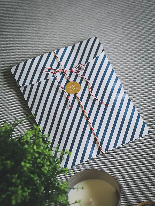 Blue_Candy_Stripe_Pouch_With_Sticker_-_Pack_Of_10