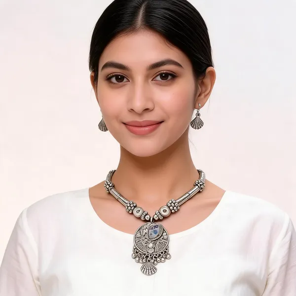 Oxidized_Silver_Shell_Pendant_Necklace_With_Earrings_Set