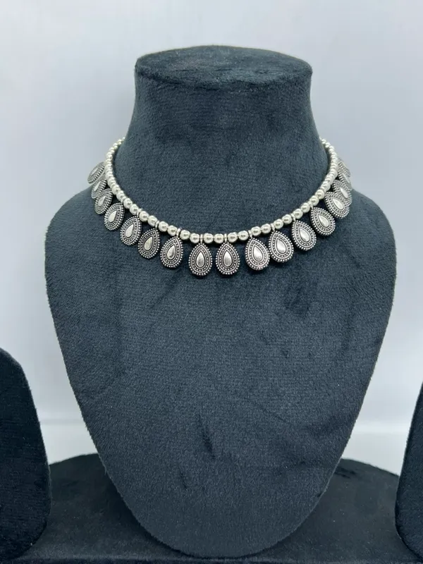Silver_Oxidised_Teardrop_Choker_Necklace_With_Earrings_Set