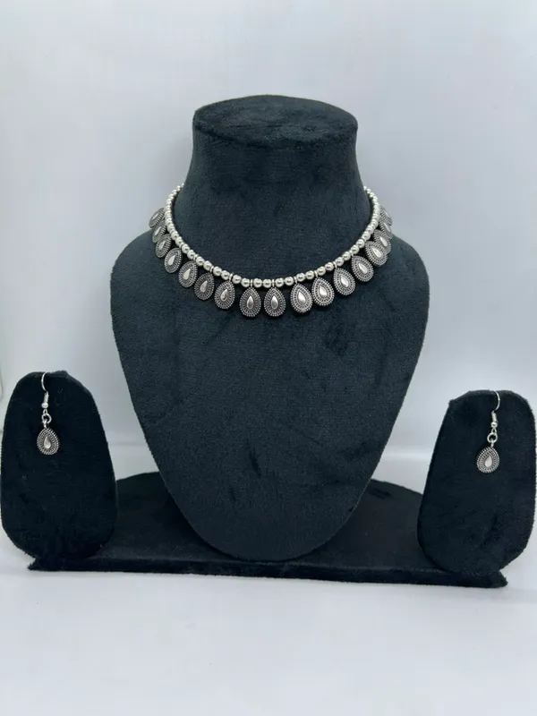 Silver_Oxidised_Teardrop_Choker_Necklace_With_Earrings_Set
