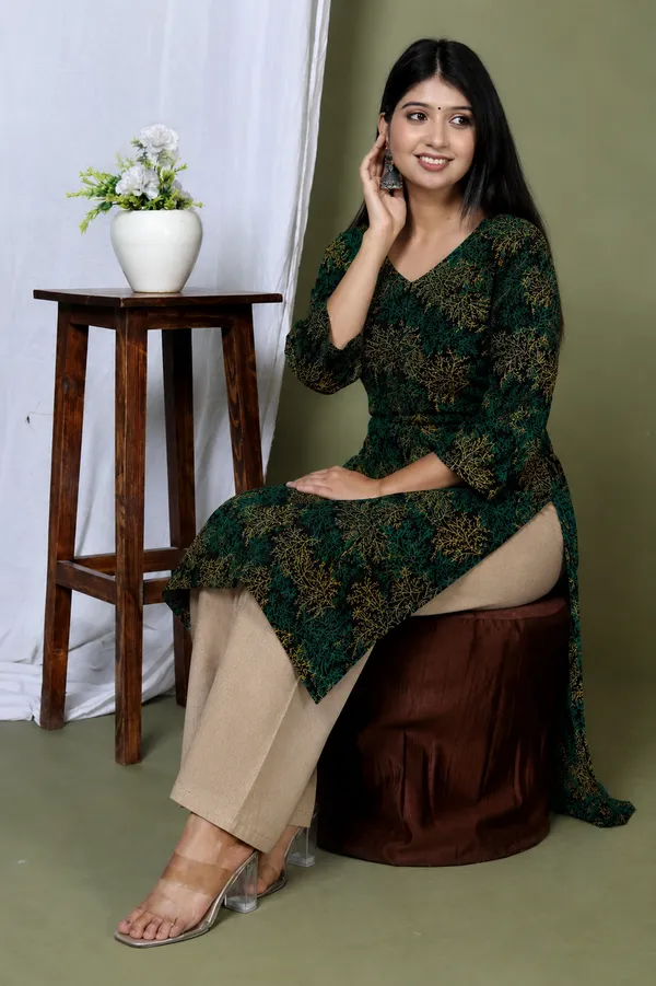 Green_And_Gold_Cotton_Printed_V-Neck_Tunic_Kurta_For_Women