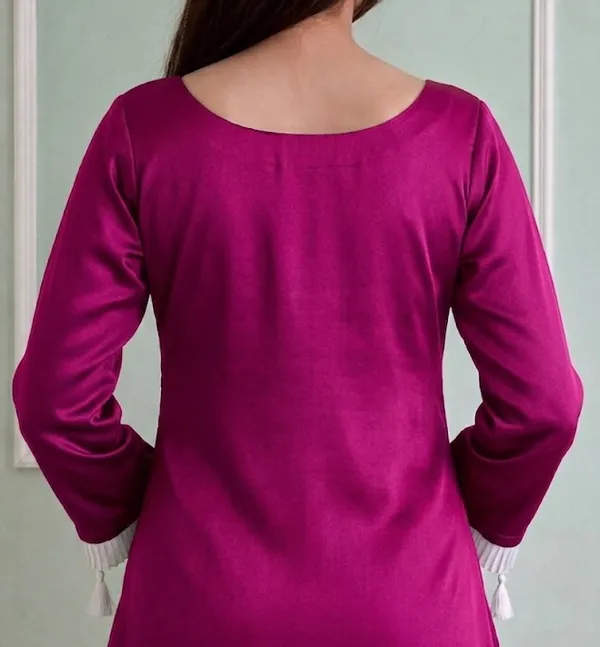 Magenta_Cotton_Embroidered_Yoke_Tassel_Kurti_For_Women