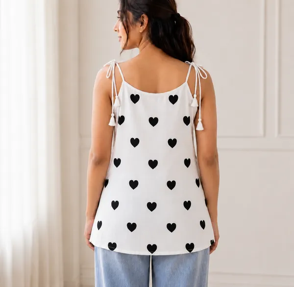 White_And_Black_Cotton_Heart_Print_Sleeveless_Tie-Shoulder_Kurta_For_Women