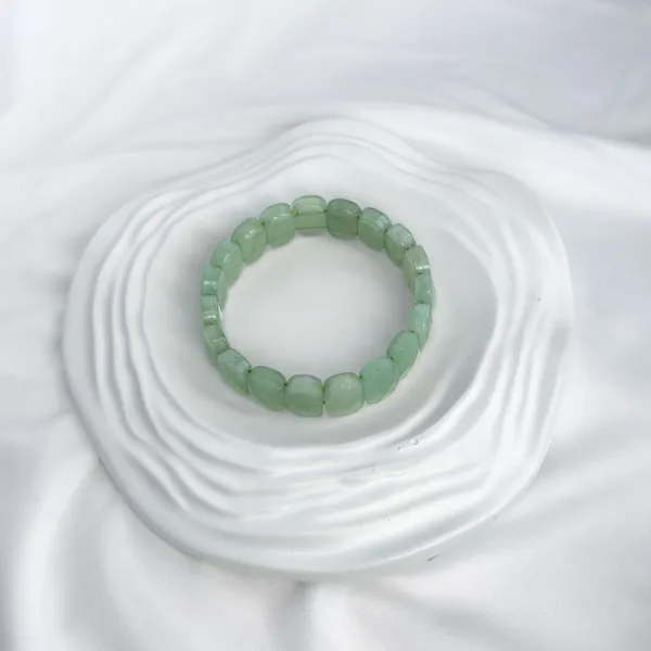 Green_Aventurine_Bracelet_–_Faceted_Oval_Beads_for_Luck_&_Money
