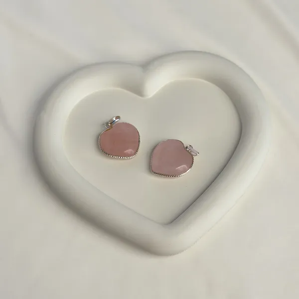 Rose_Quartz_Heart_Pendant_–_Crystal_Locket_for_Love