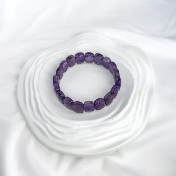 Amethyst_Bracelet_–_Faceted_Oval_Beads_for_Calm_&_Peace