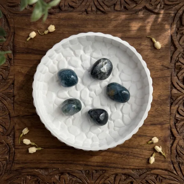 Moss_Agate_Tumble_Stone_–_Natural_Crystal