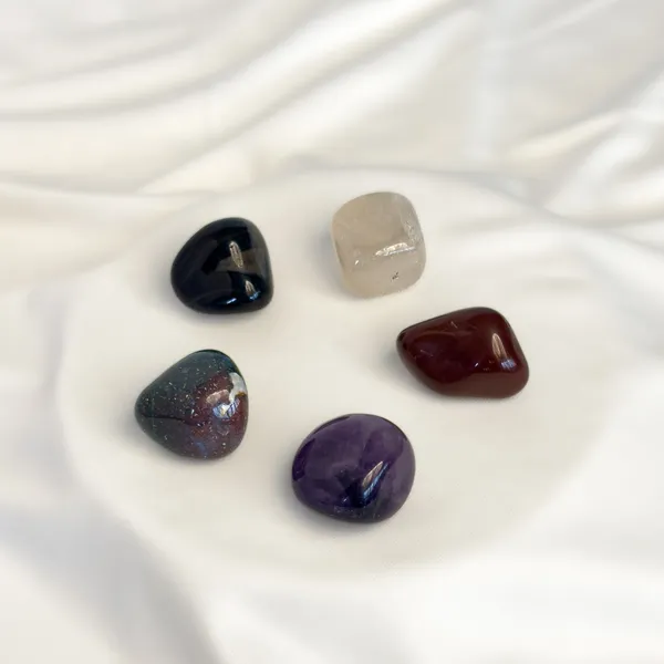 Scorpio_Zodiac_Crystal_Kit_–_Polished_Tumble_Stones_for_Transformation_&_Protection