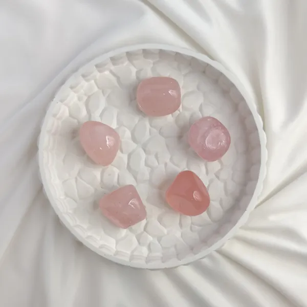 Rose_Quartz_Tumble_Stone_–_Natural_Love_Crystal