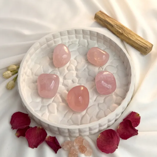 Rose_Quartz_Tumble_Stone_–_Natural_Love_Crystal