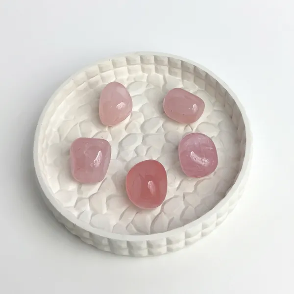 Rose_Quartz_Tumble_Stone_–_Natural_Love_Crystal
