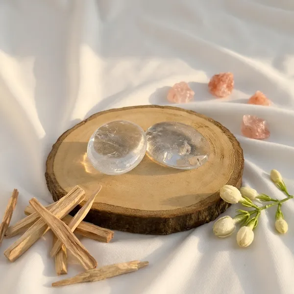 Clear_Quartz_Worry_Stone_for_Clarity_&_Energy_Cleansing